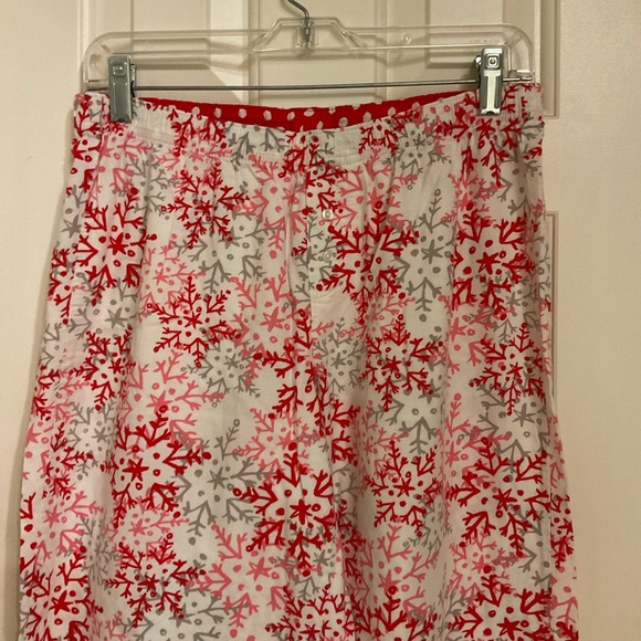 Victoria’s Secret Flannel Pajama Set, Red & White Snowflakes, Sz S - Picture 9 of 15